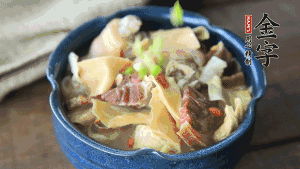 加翠綠的蔥花點綴一下就可以啦。