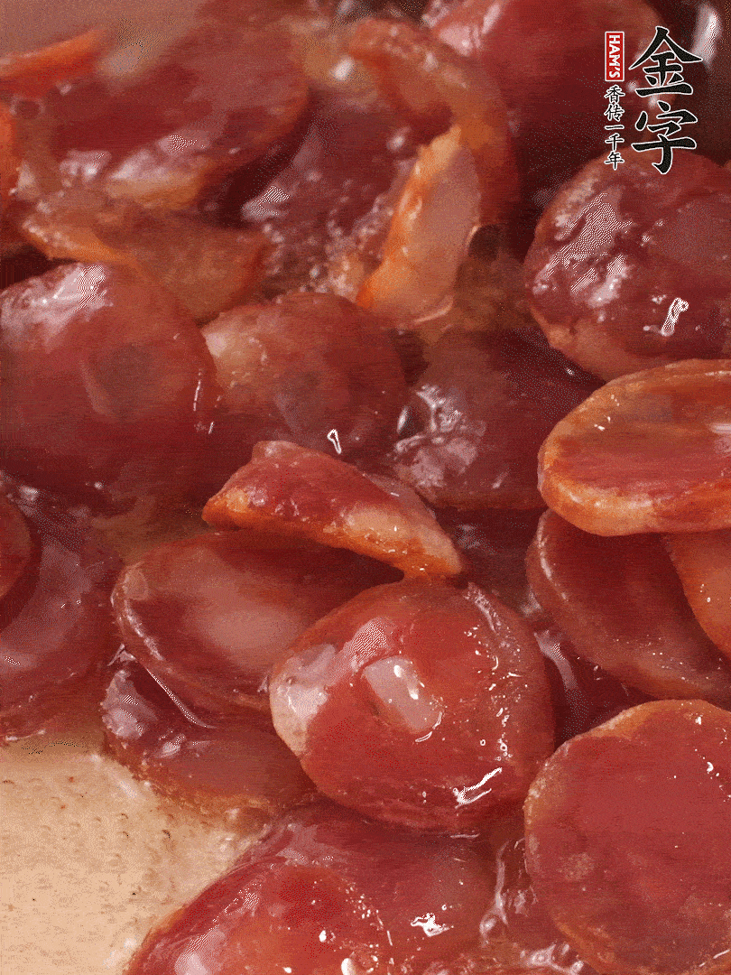 絲苗米洗凈后，用1.5倍水煮至6分熟（偏硬的質(zhì)地），網(wǎng)篩撈起瀝干水分備用。