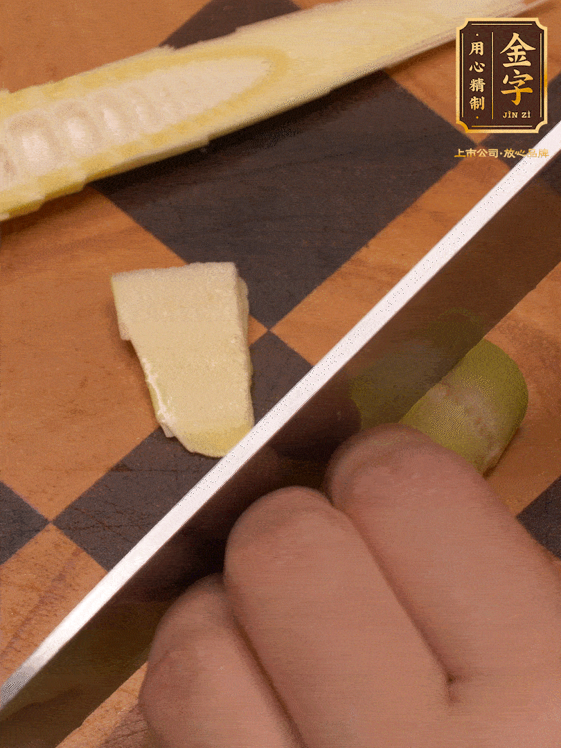 雷筍，剝?nèi)ネ鈿?，切成?>
					</div>
					<span>步驟 3/7</span>
					<p>雷筍，剝?nèi)ネ鈿?，切成?/p>
				</li><li>
					<div   id=