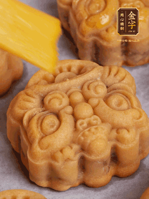 冷卻5分鐘刷上蛋液，160℃再烤10分鐘，回油1晚更香