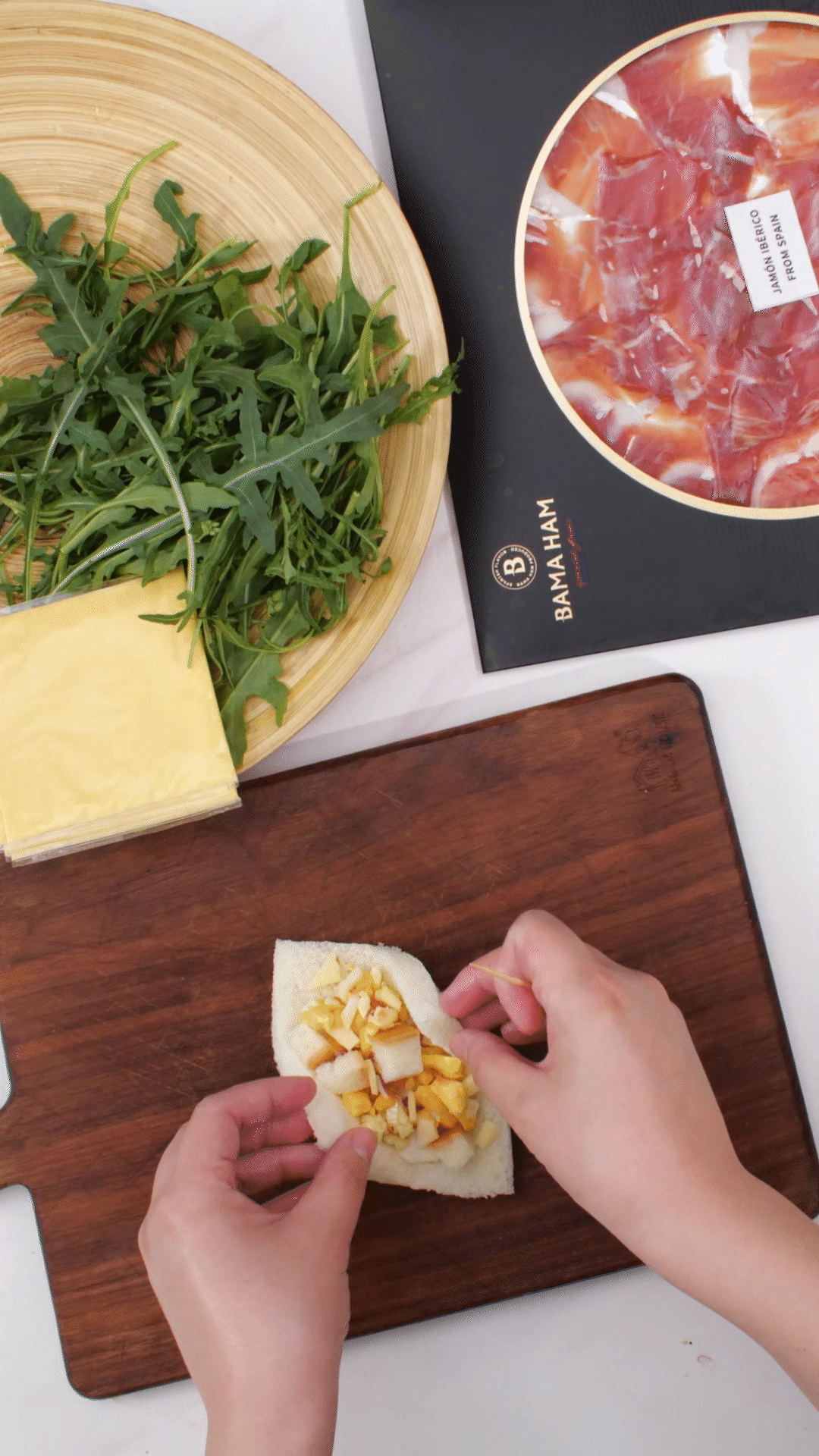 一片吐司，放一片芝士
