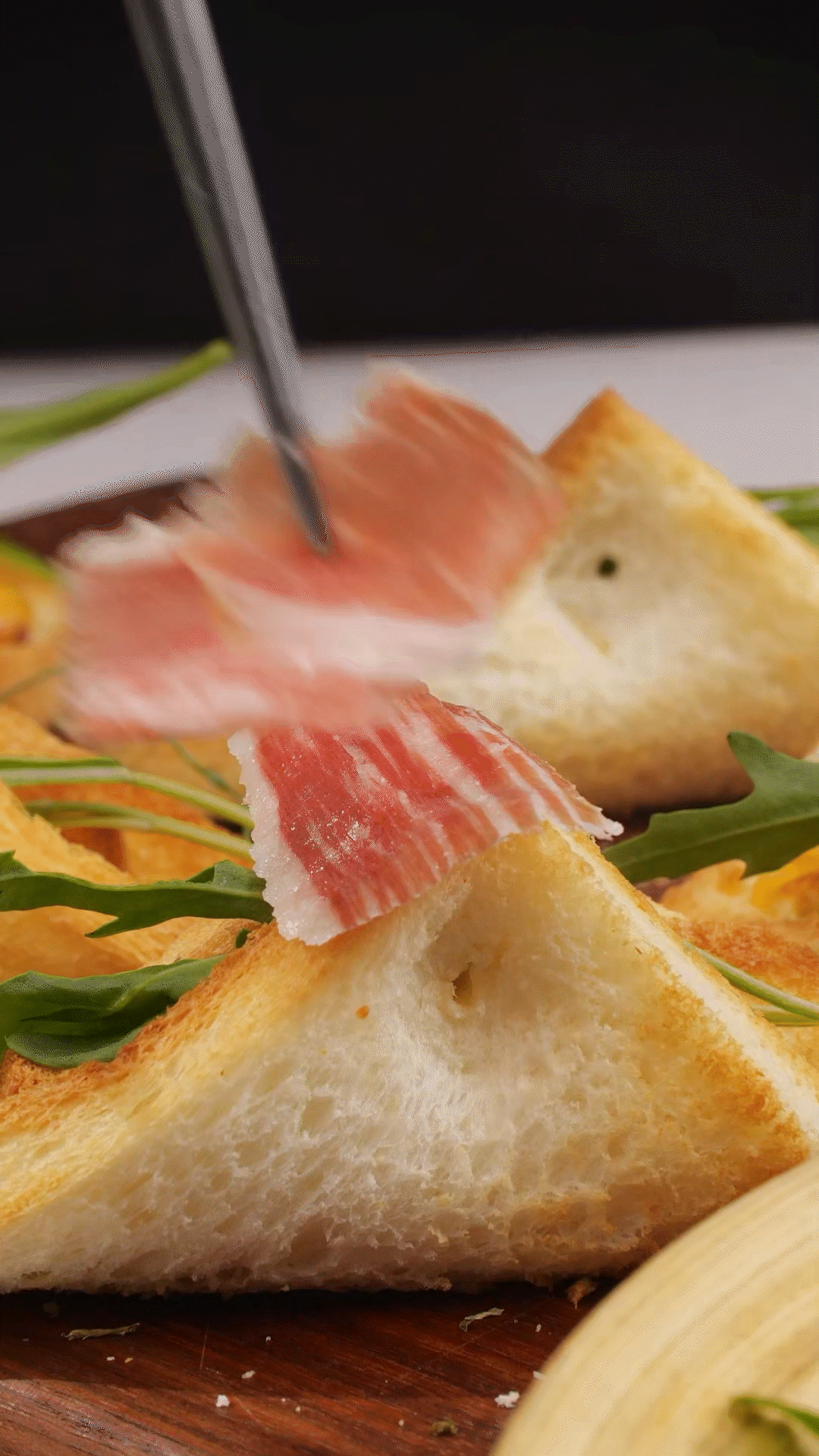 對折，用牙簽固定
